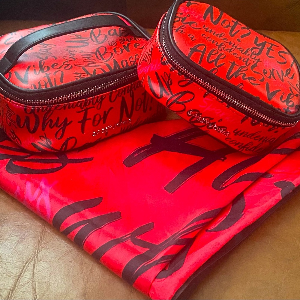 Sassy Jones Confidence Scarf w/Matching 2-piece Nesting Cosmetic Bag Set.